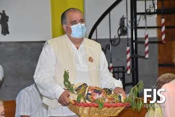 Repique de campanas, misa de romeros y ofrenda a la Virgen de las Nieves/TA y Francisco Javier Santana.